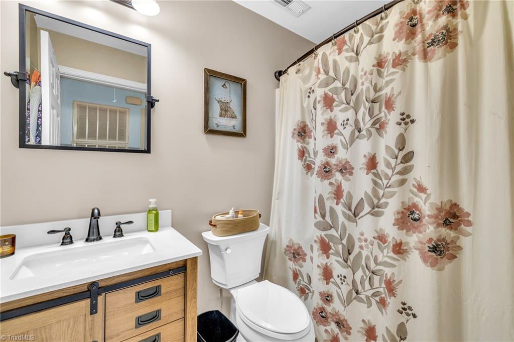 8108 US Highway 158 W