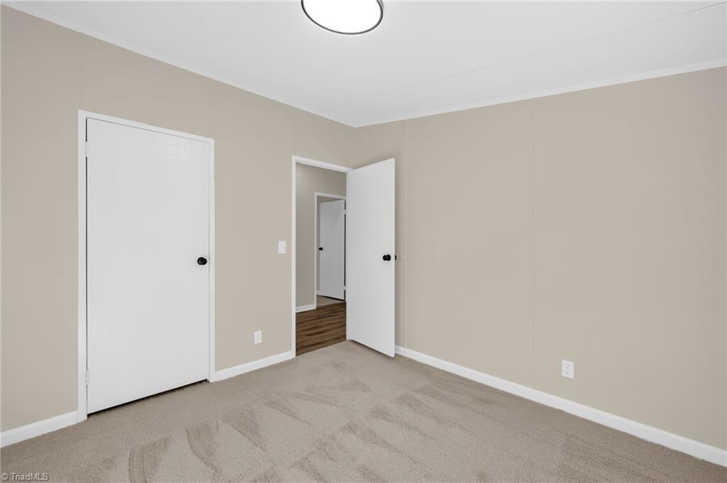 215 Mosley Loop