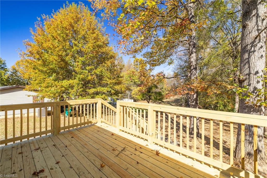 215 Mosley Loop