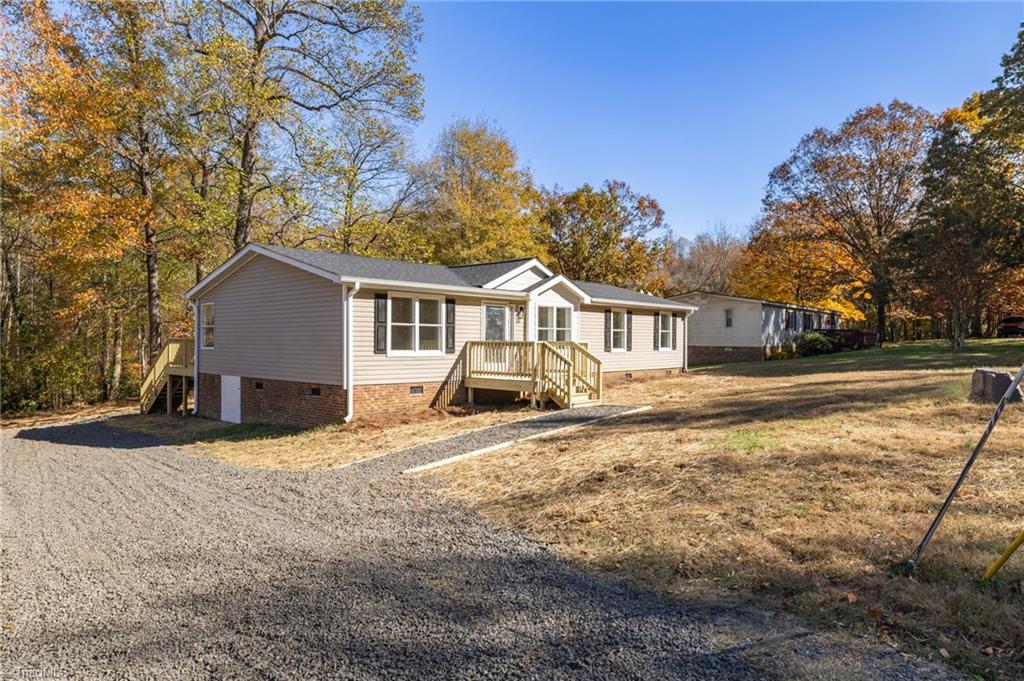 215 Mosley Loop