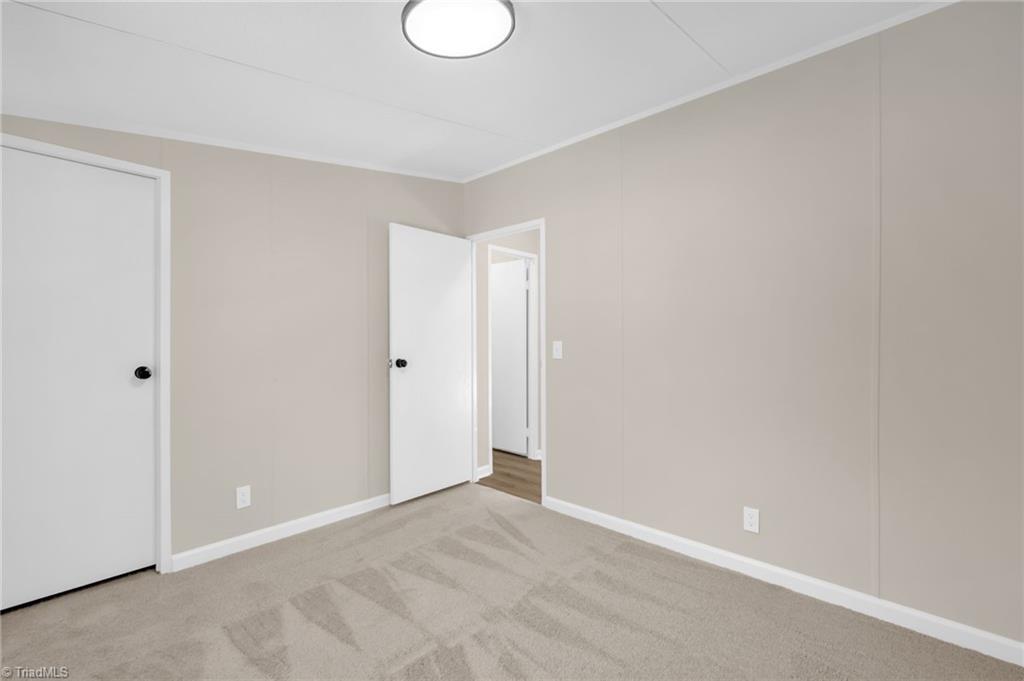 215 Mosley Loop