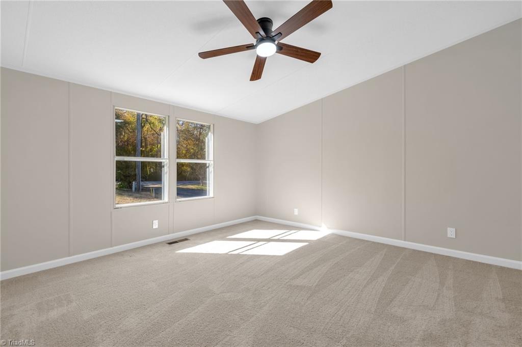 215 Mosley Loop