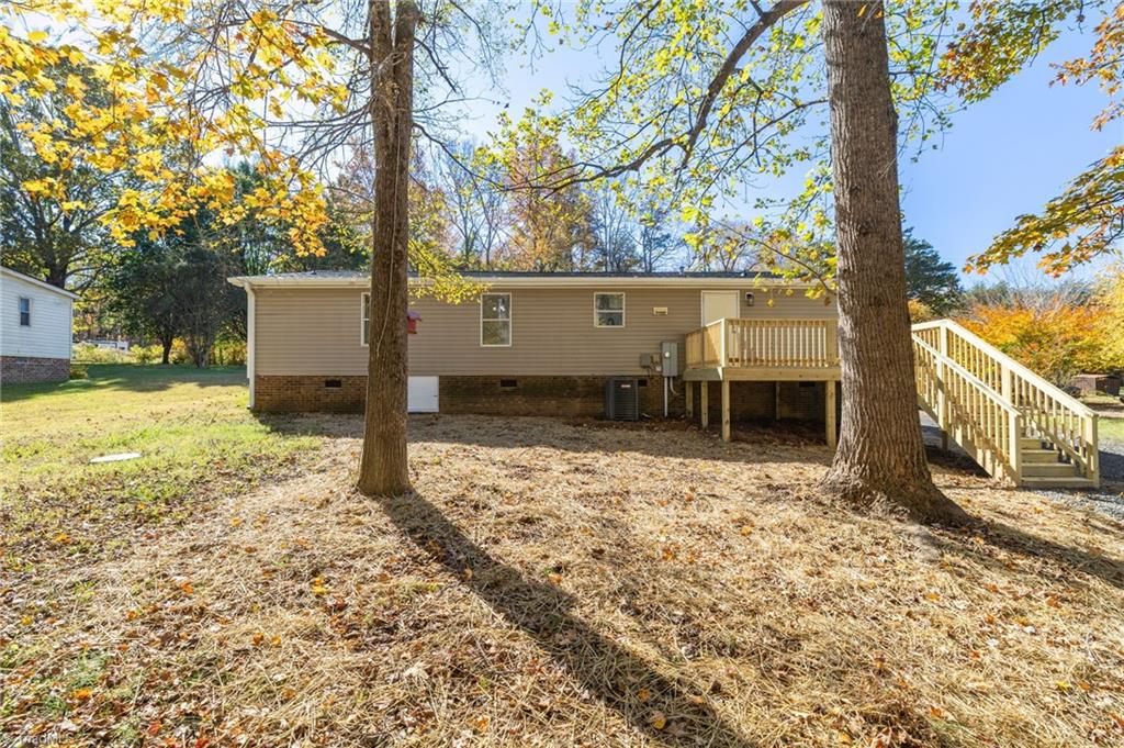 215 Mosley Loop