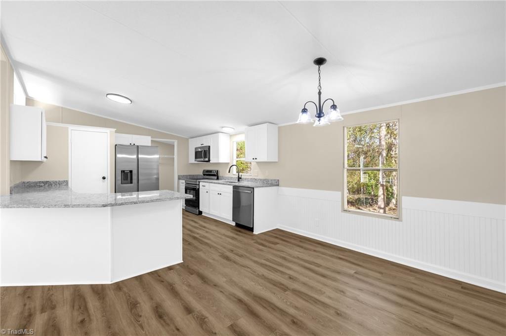 215 Mosley Loop