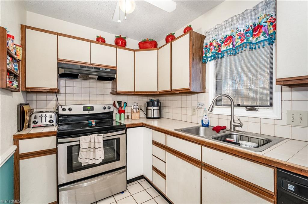 5607 Golden Needle Drive, McLeansville