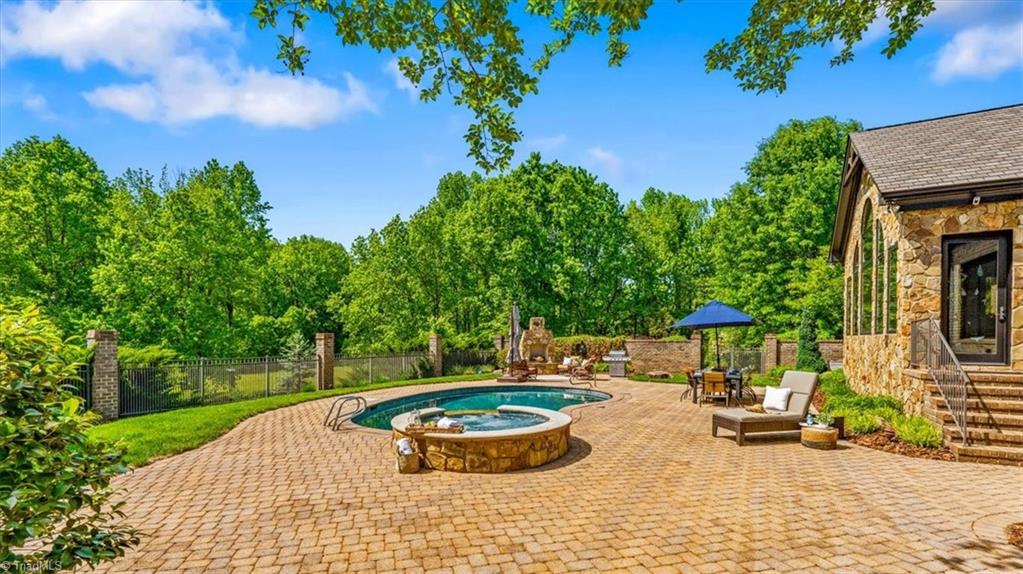 7313 Autumn Lake Drive