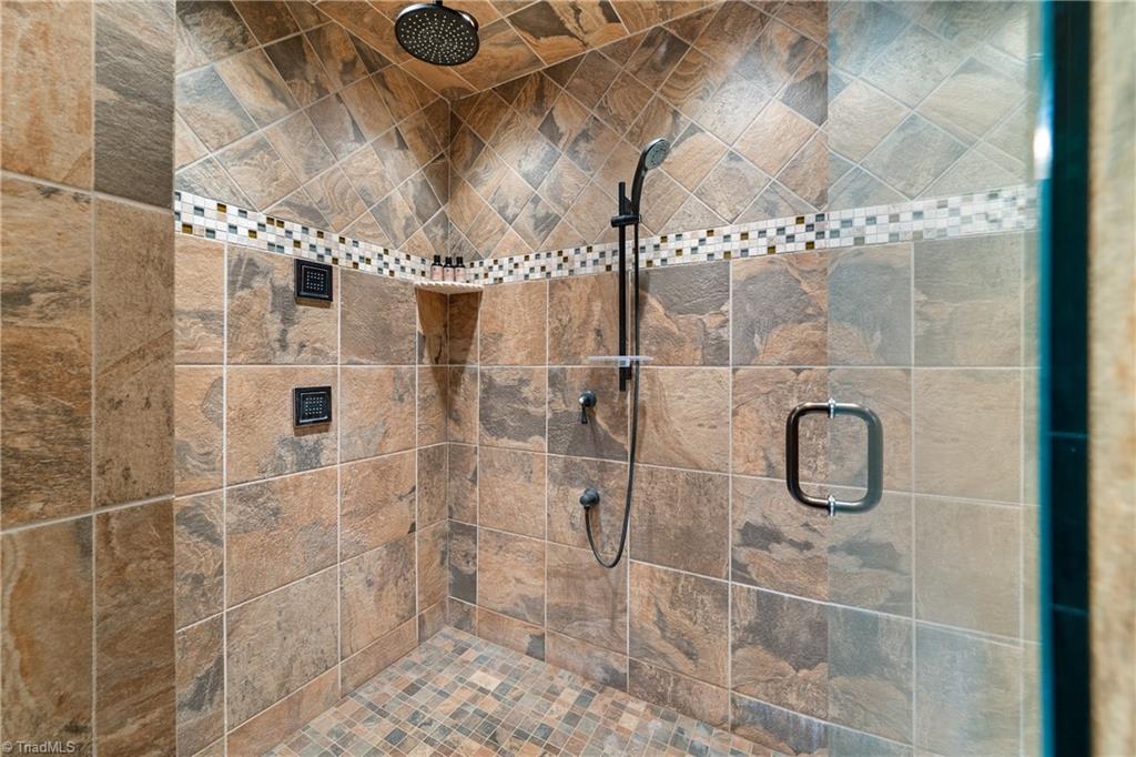 7313 Autumn Lake Drive