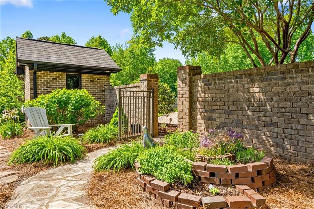 7313 Autumn Lake Drive