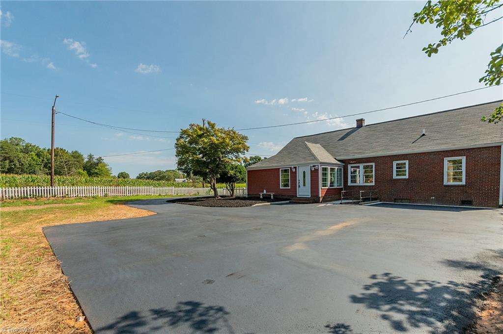 1716 US Highway 220