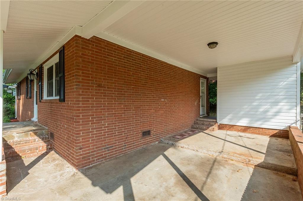 1207 Robin Road