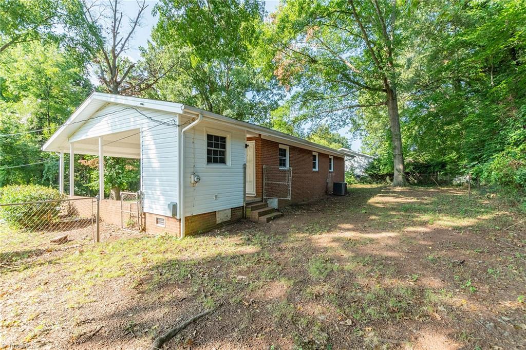 1207 Robin Road