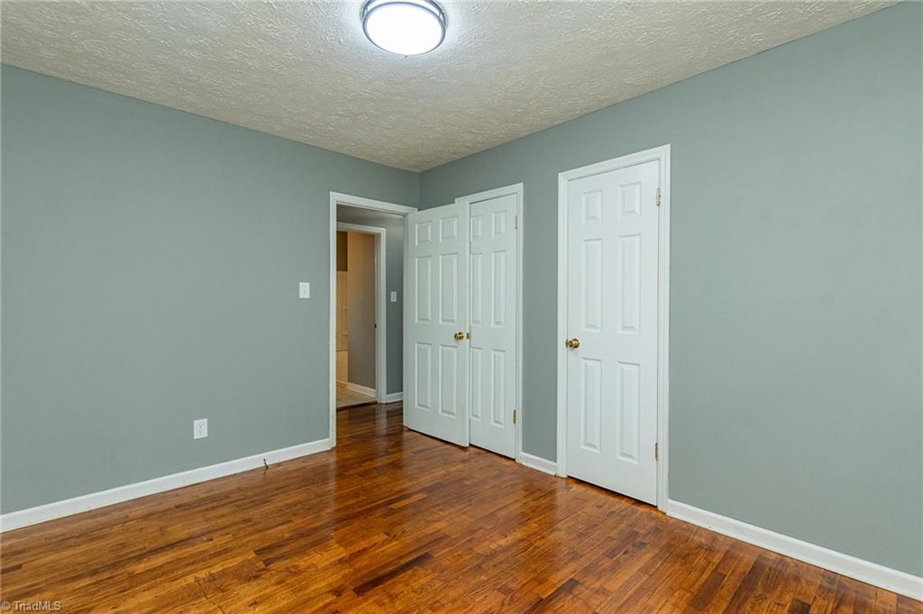 1207 Robin Road