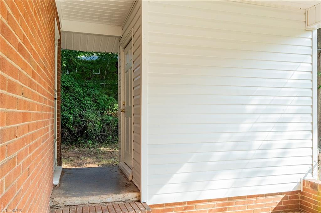 1207 Robin Road