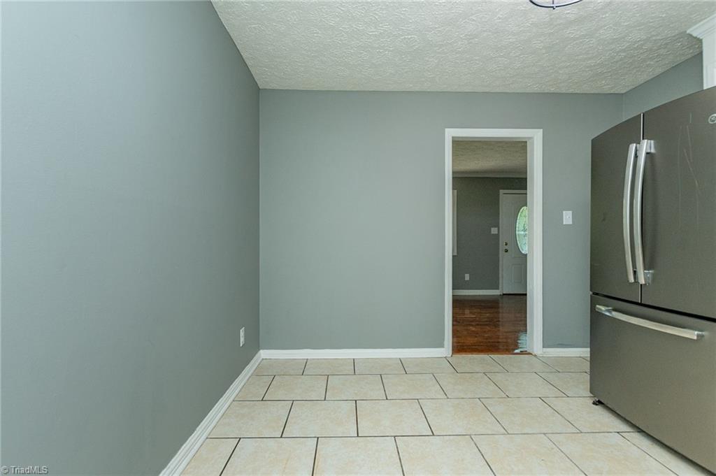 1207 Robin Road