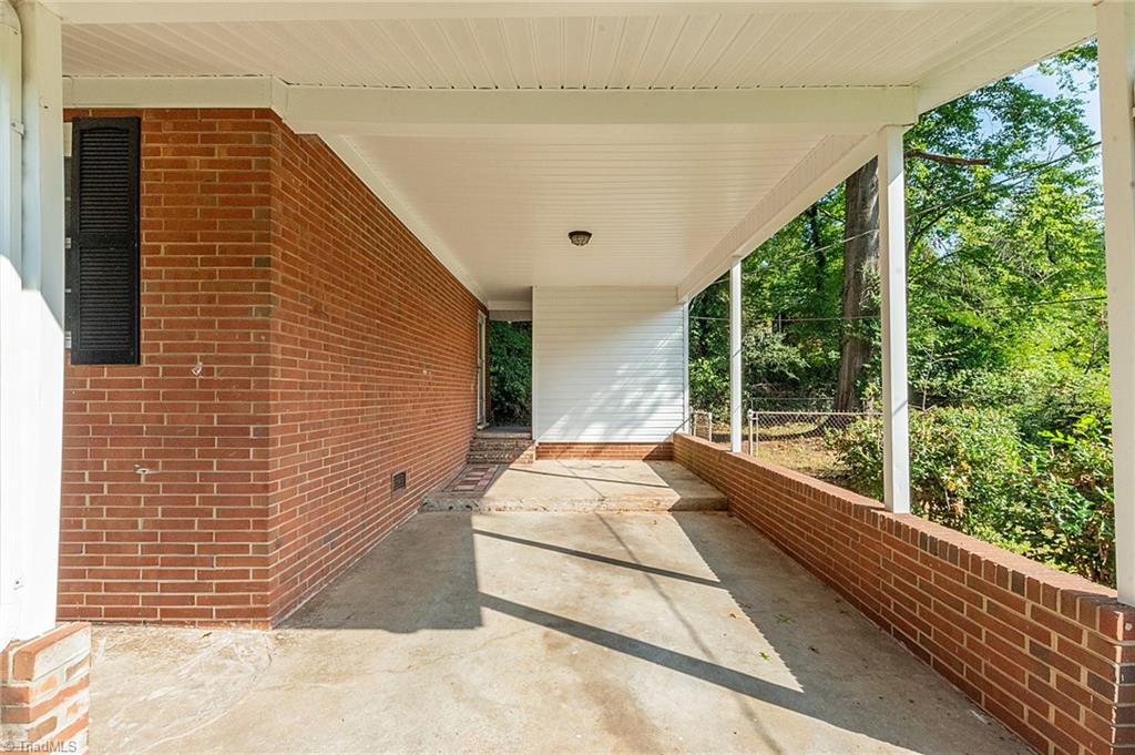 1207 Robin Road