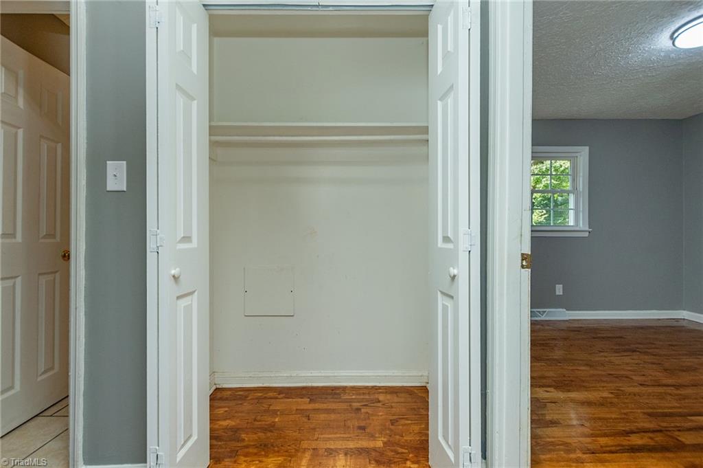 1207 Robin Road