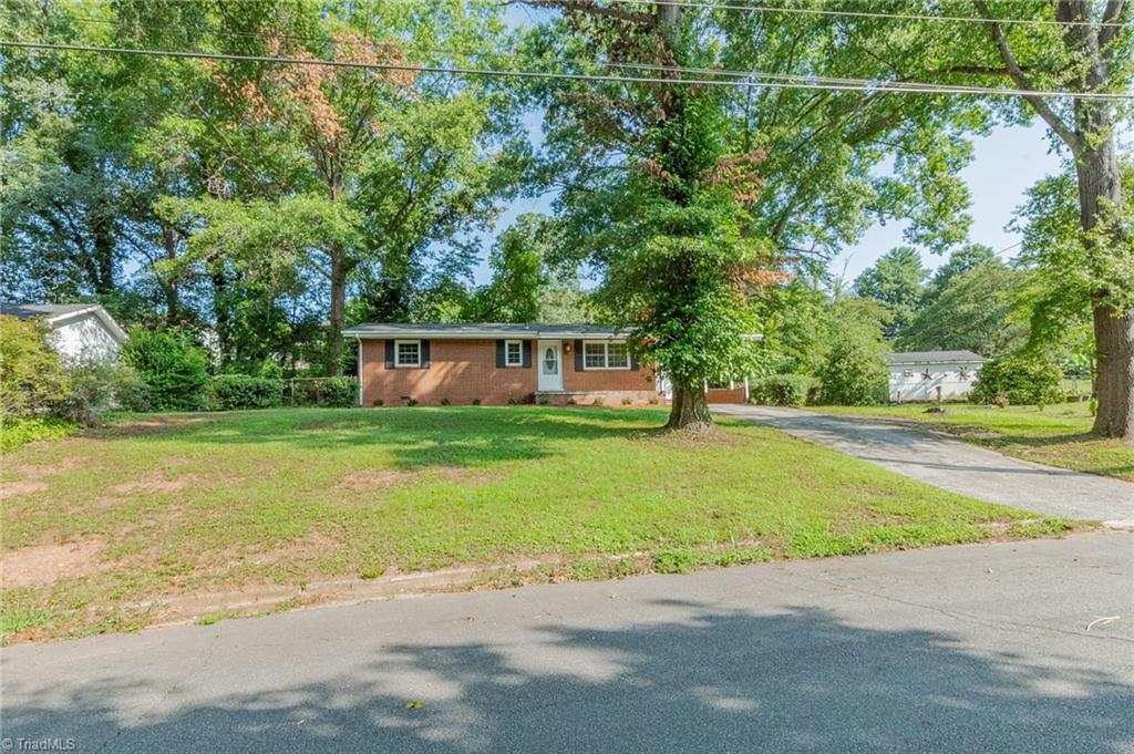 1207 Robin Road