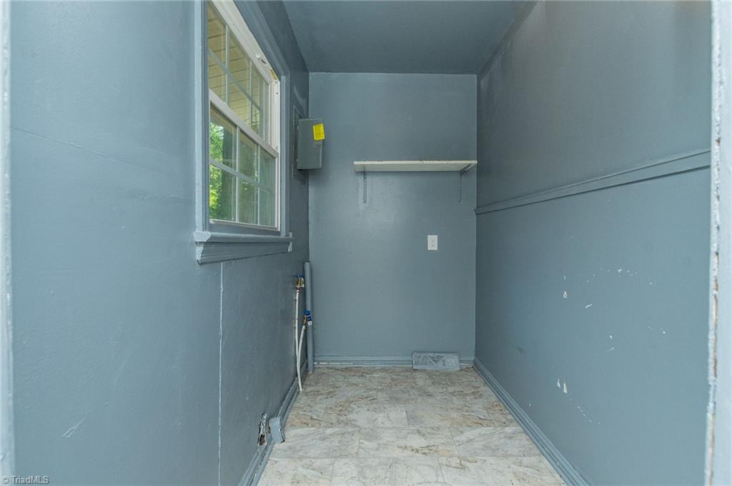 1207 Robin Road