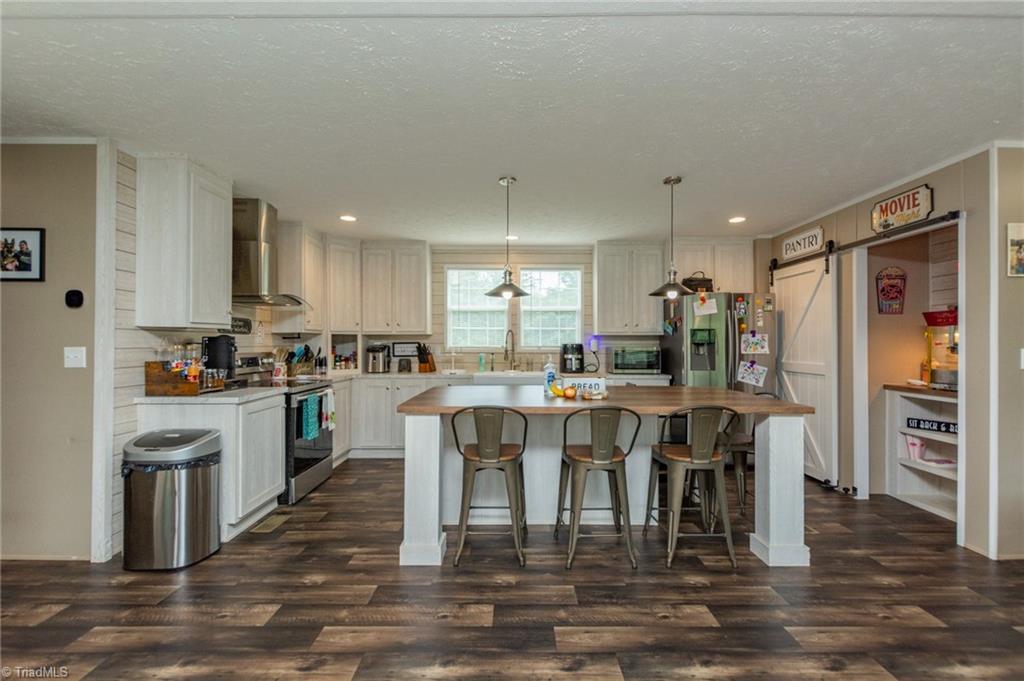 220 Bluejay Road