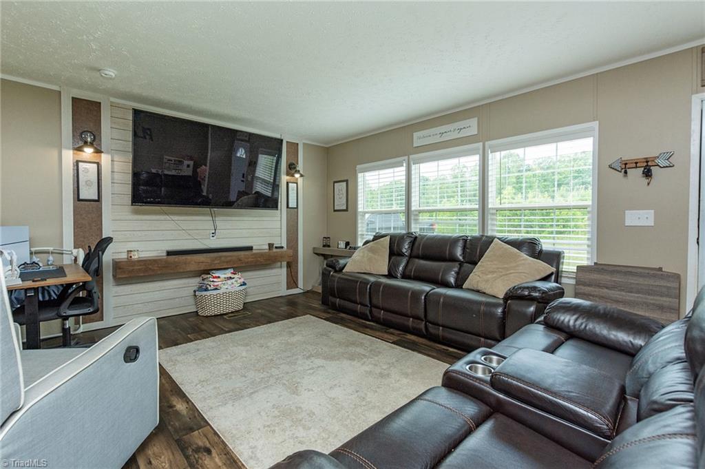 220 Bluejay Road