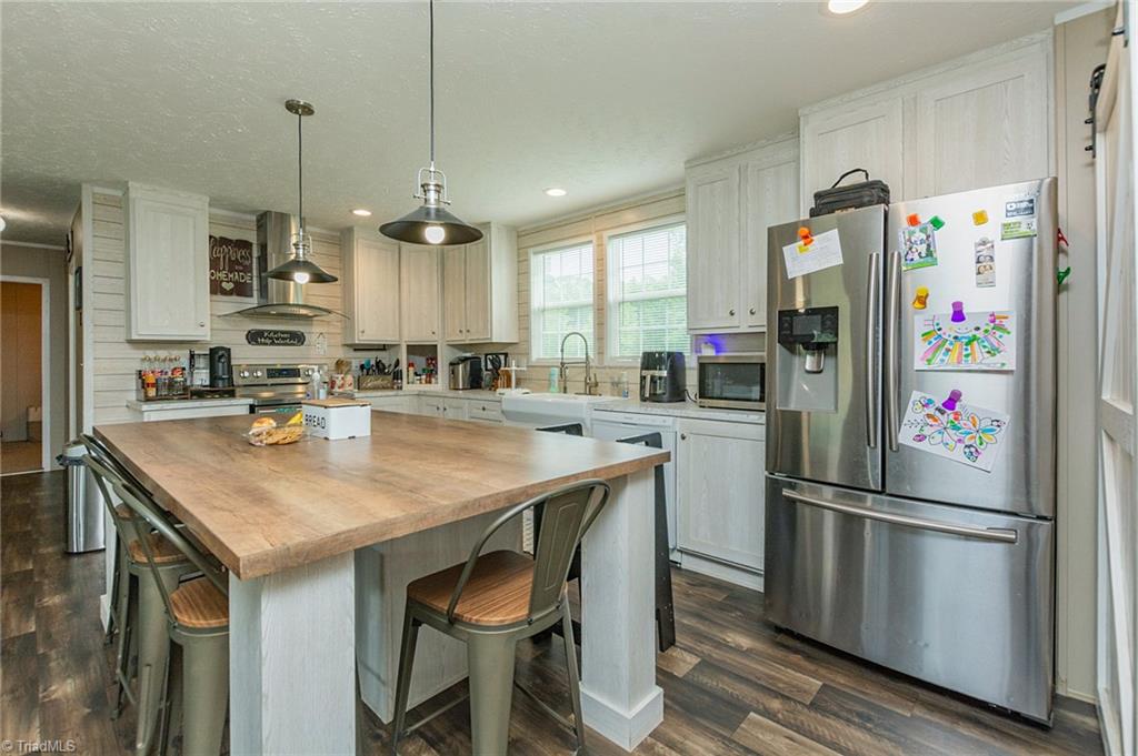 220 Bluejay Road