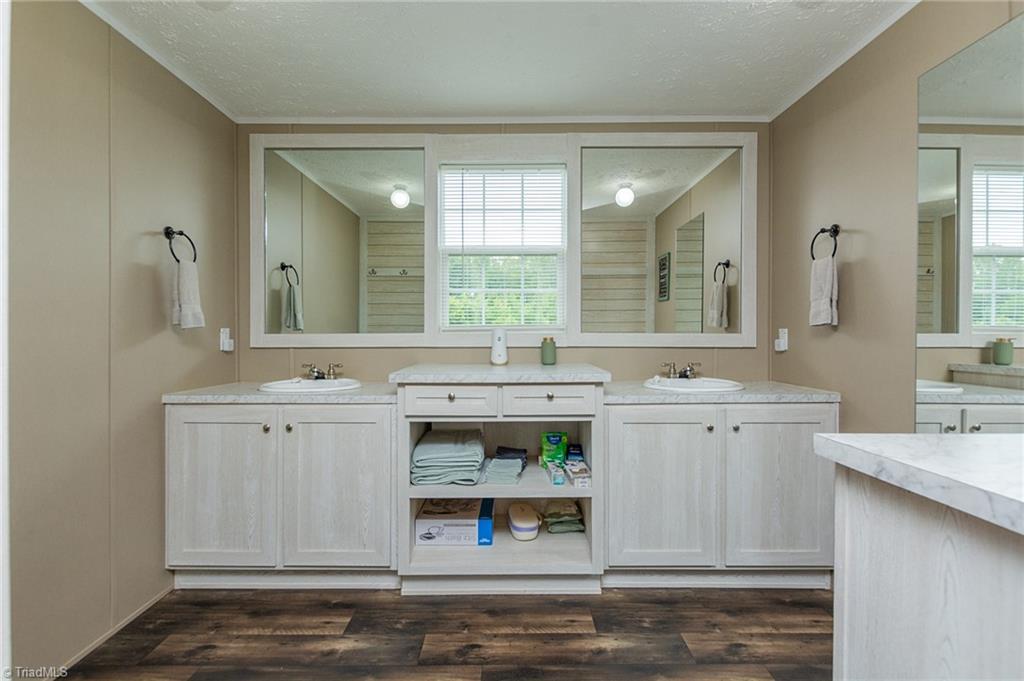 220 Bluejay Road
