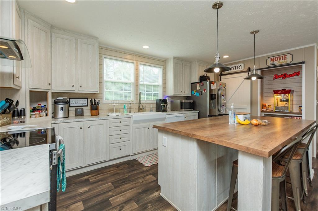 220 Bluejay Road