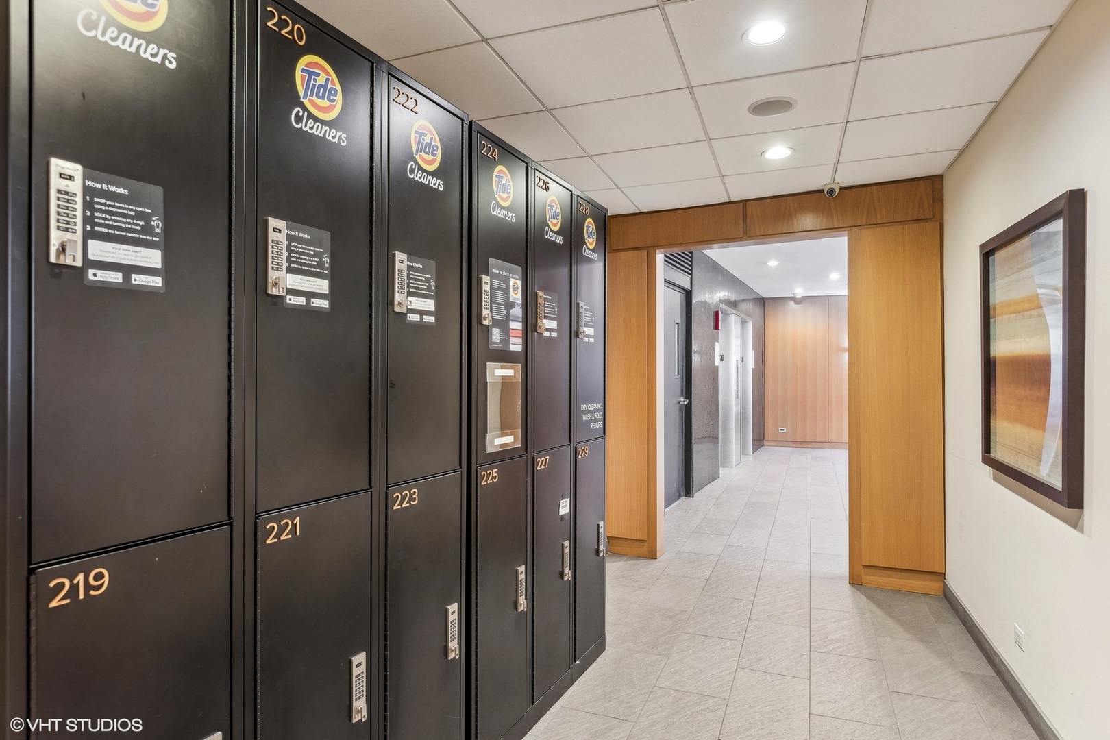 2930 N SHERIDAN Road Unit: 806