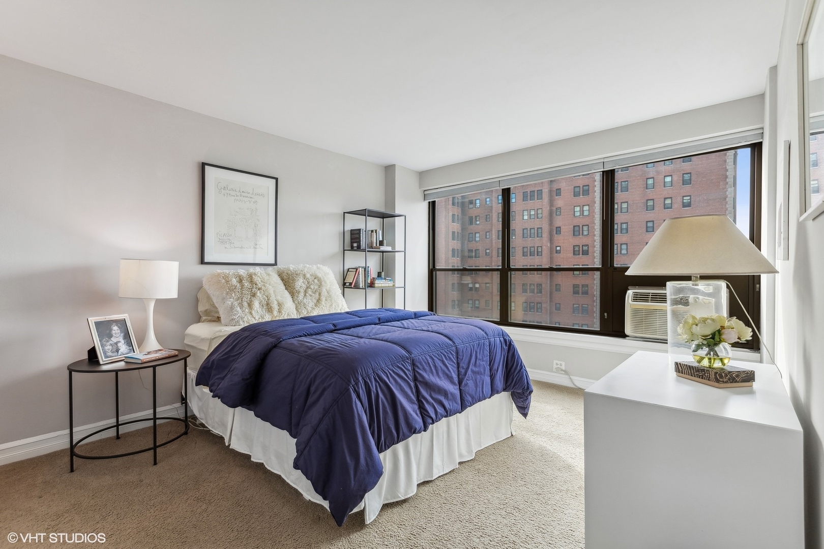 2930 N SHERIDAN Road Unit: 806