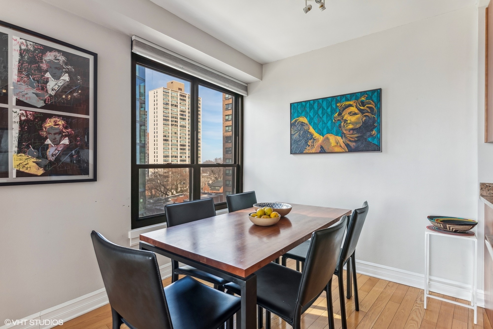 2930 N SHERIDAN Road Unit: 806