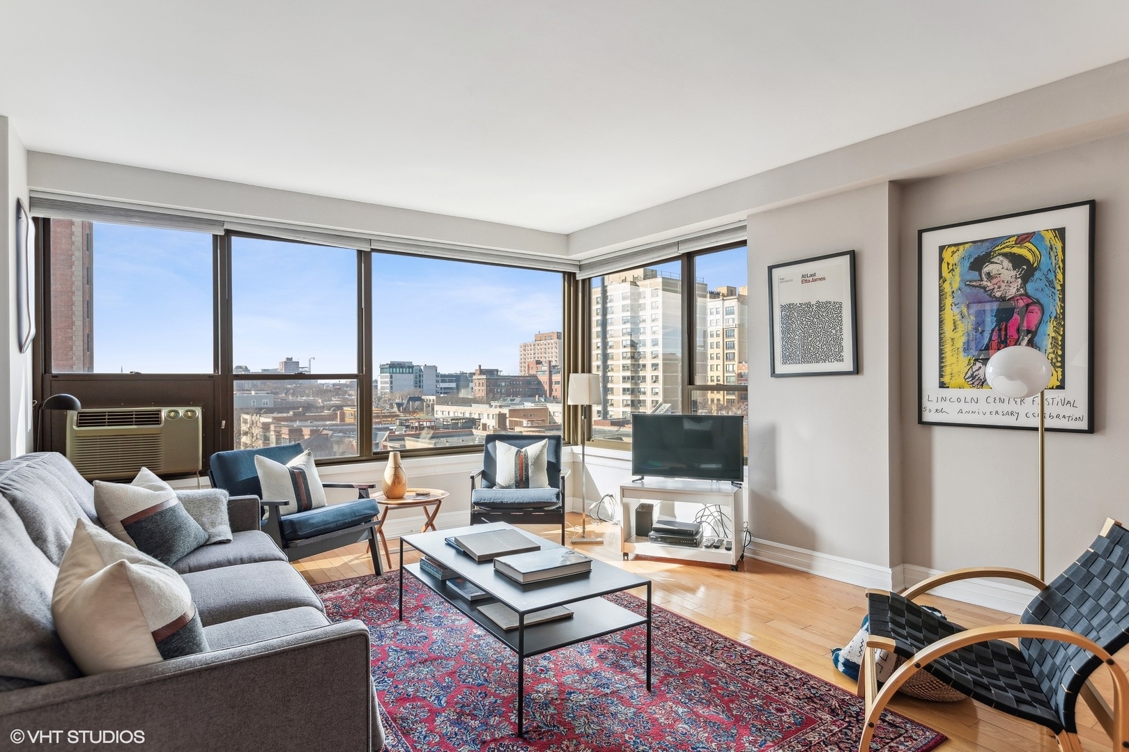 2930 N SHERIDAN Road Unit: 806
