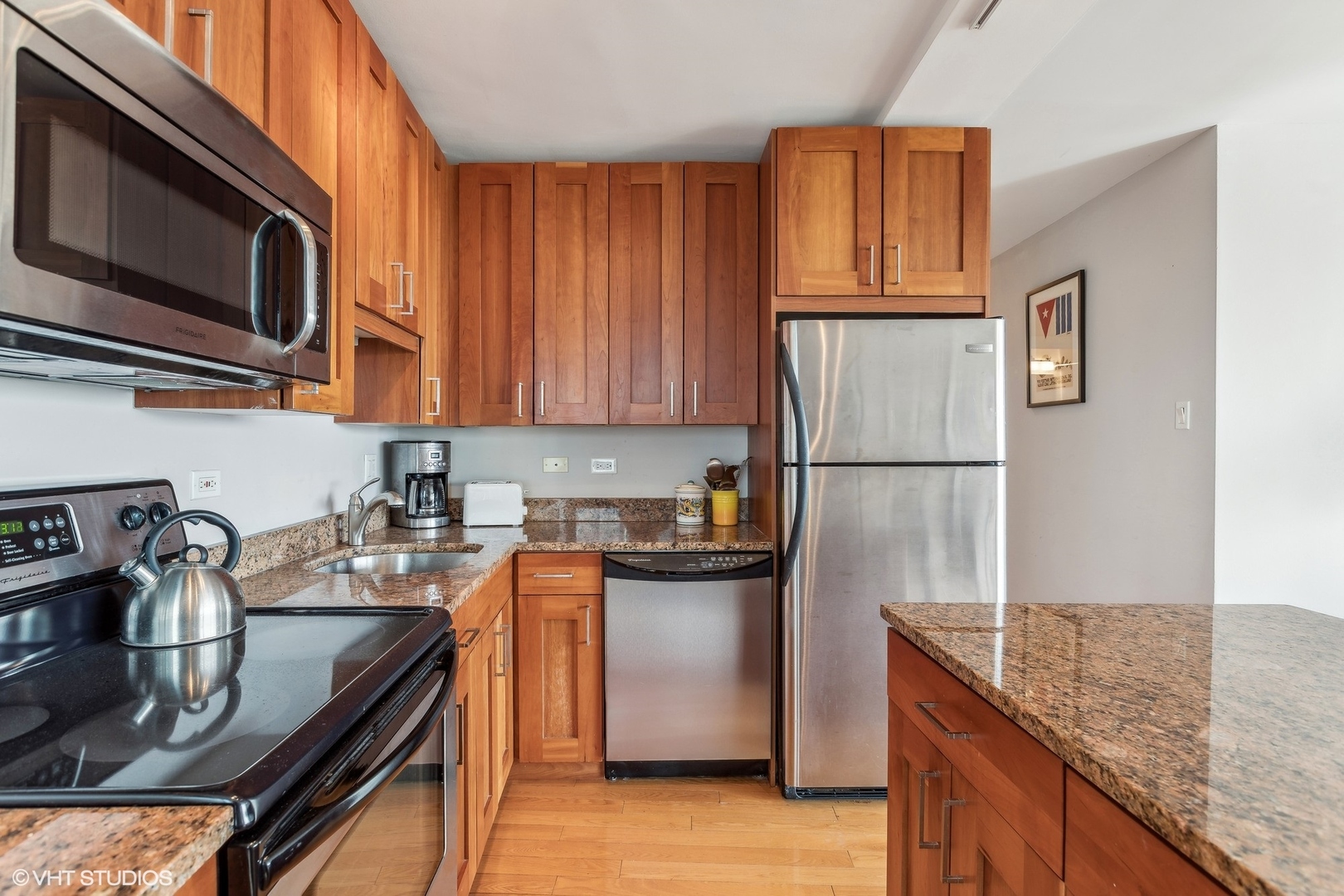2930 N SHERIDAN Road Unit: 806