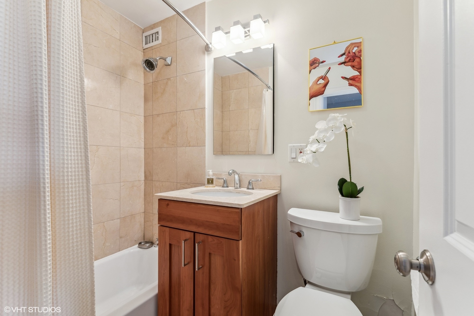 2930 N SHERIDAN Road Unit: 806