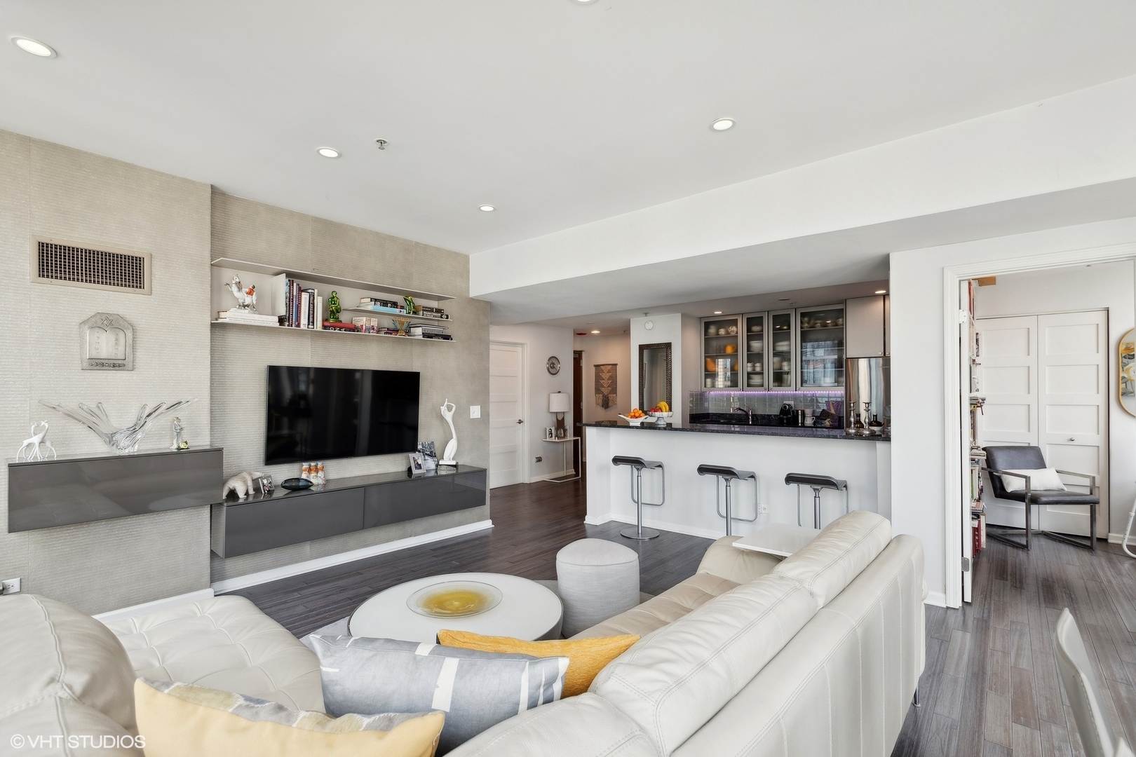 2 E Erie Street Unit: 1108