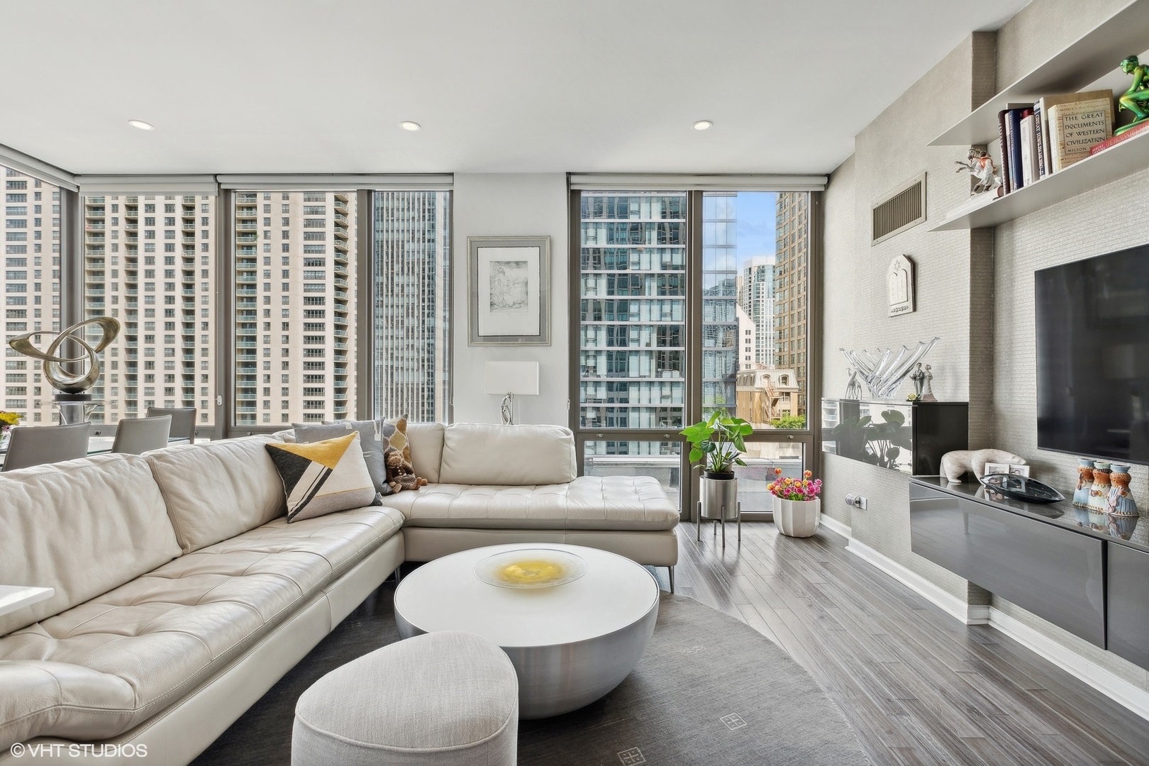 2 E Erie Street Unit: 1108