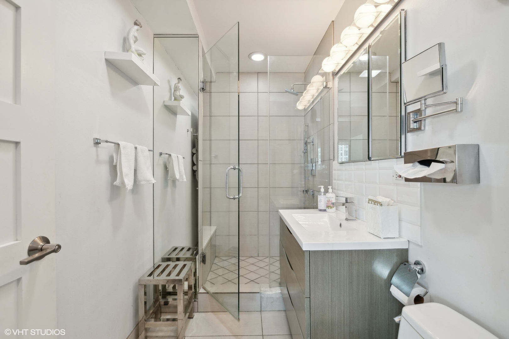 2 E Erie Street Unit: 1108