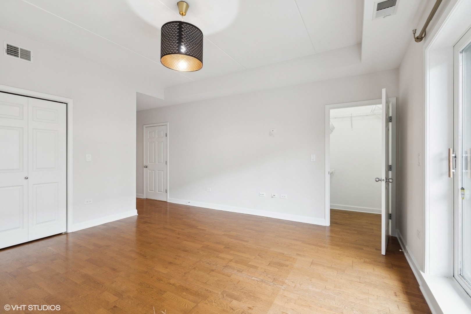 1857 W DIVERSEY Parkway Unit: 202