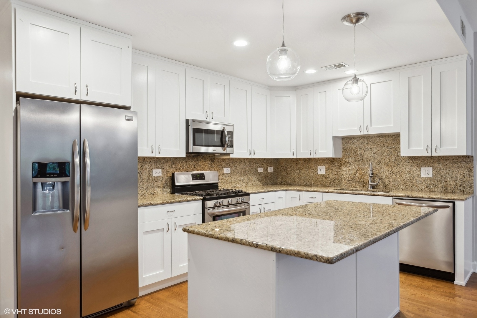 1857 W DIVERSEY Parkway Unit: 202