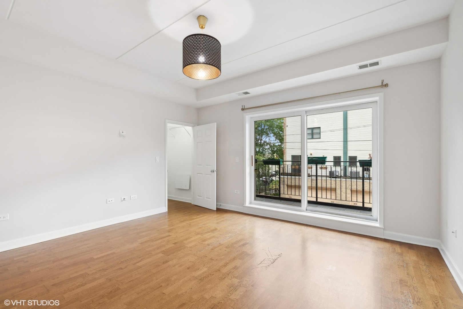 1857 W DIVERSEY Parkway Unit: 202