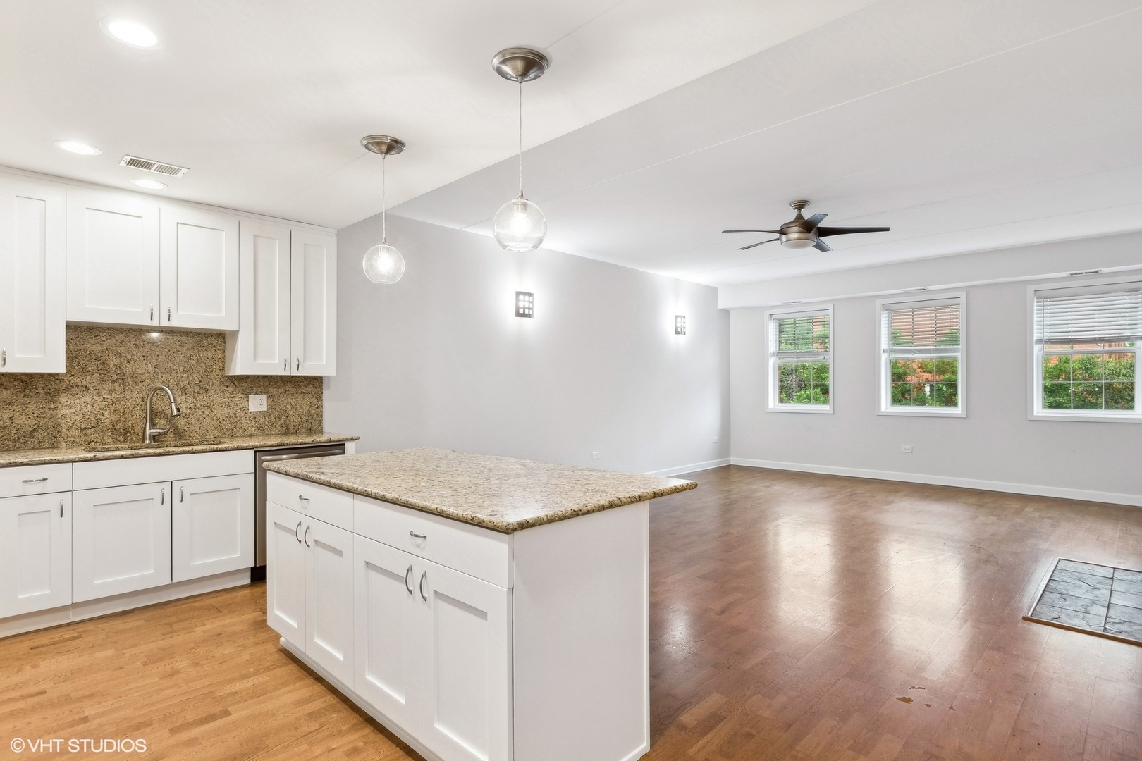 1857 W DIVERSEY Parkway Unit: 202