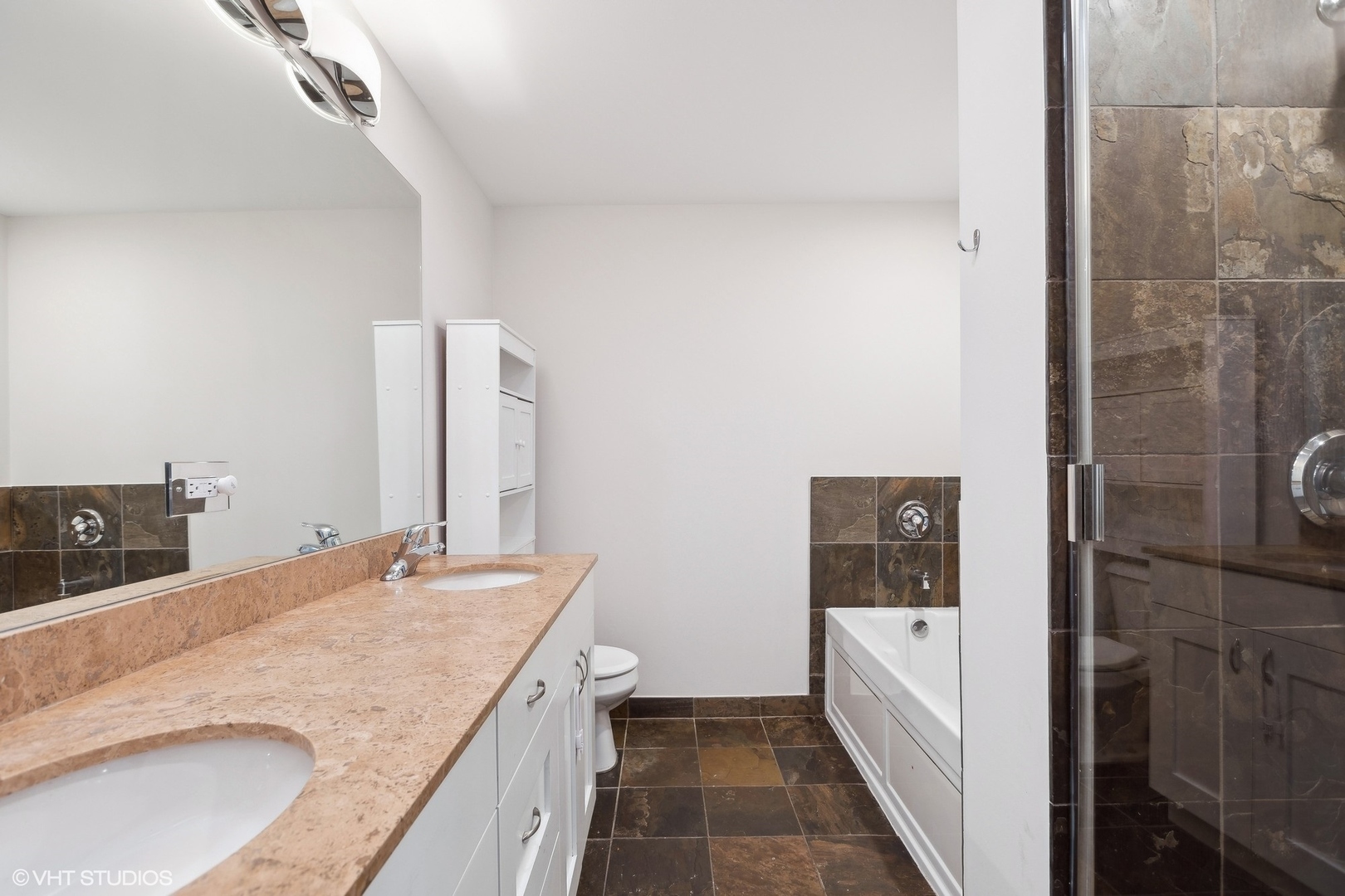 1857 W DIVERSEY Parkway Unit: 202