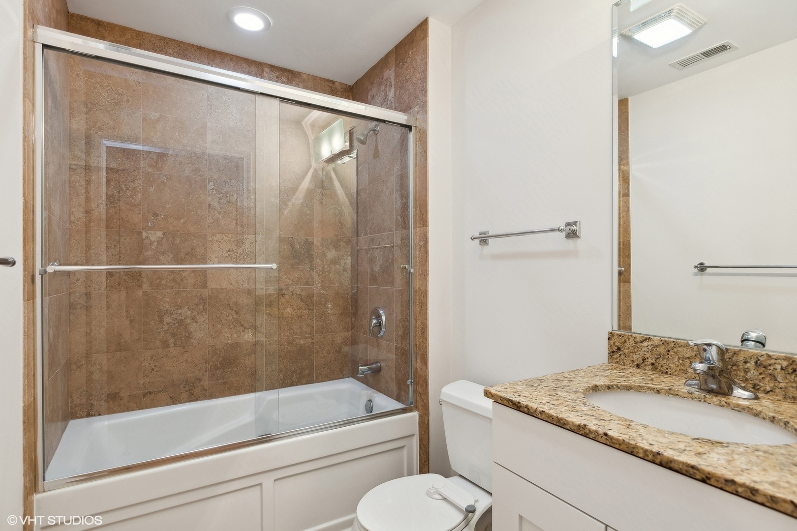 1857 W DIVERSEY Parkway Unit: 202