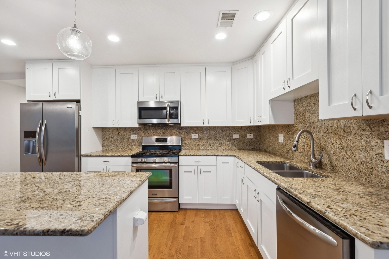 1857 W DIVERSEY Parkway Unit: 202