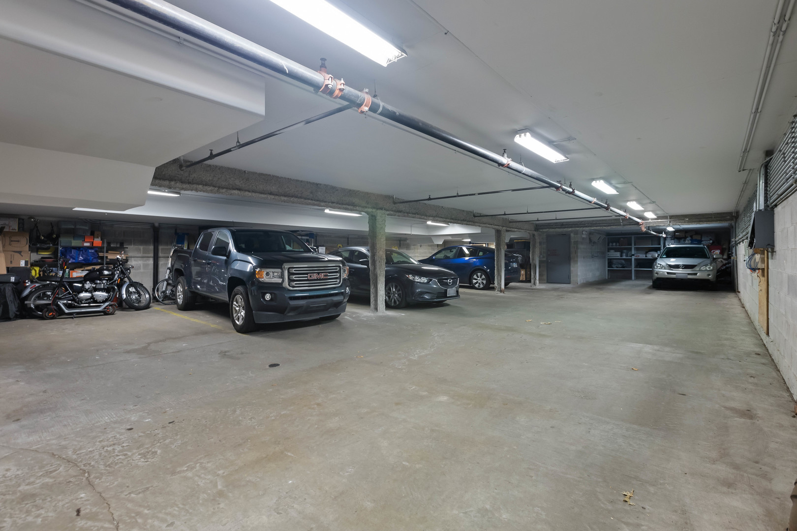 663 W Barry Avenue Unit: 3C