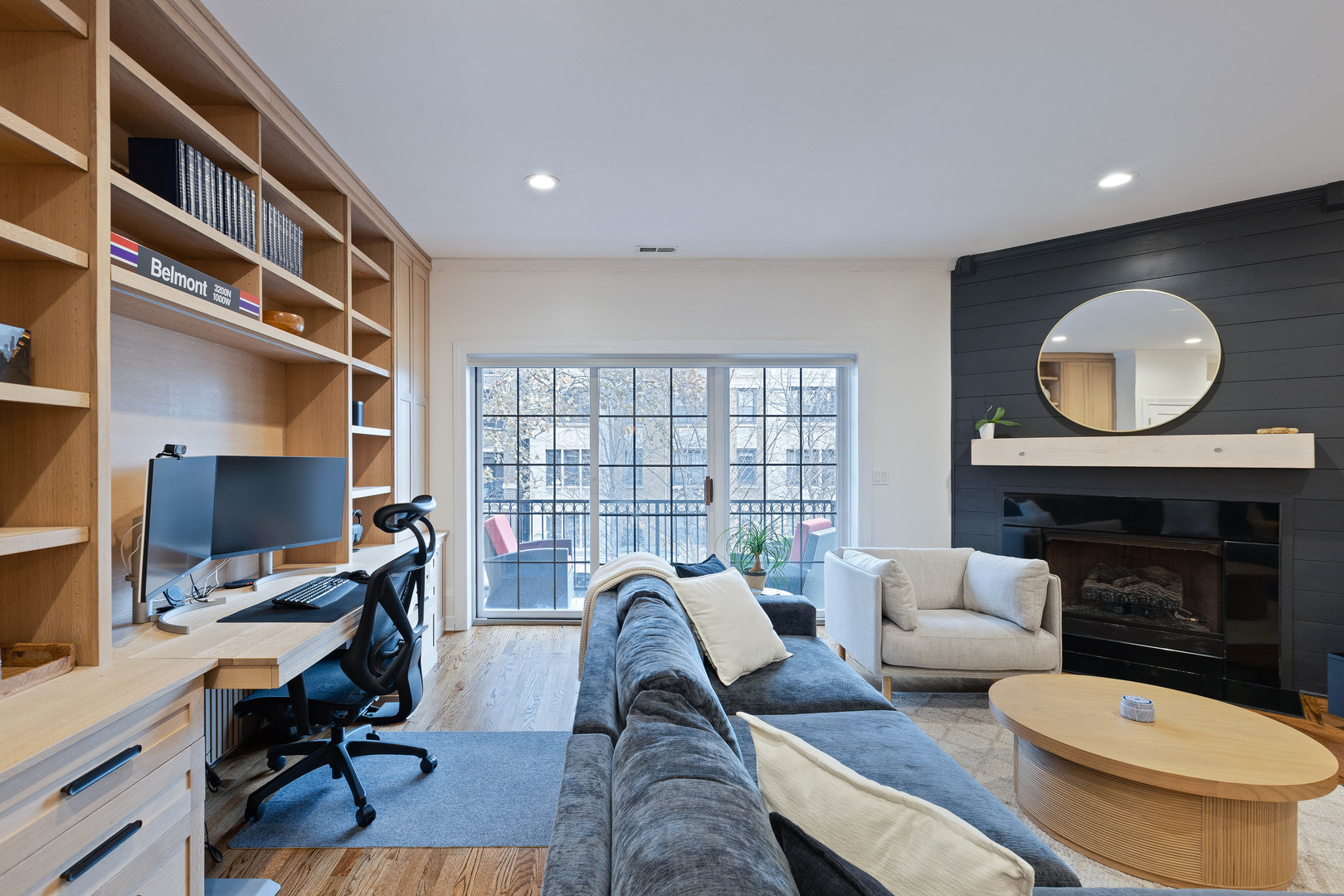 663 W Barry Avenue Unit: 3C