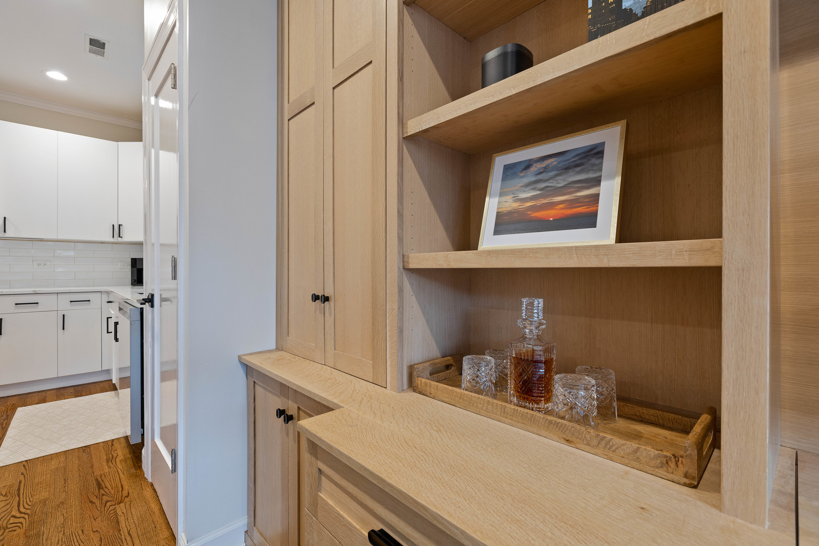 663 W Barry Avenue Unit: 3C