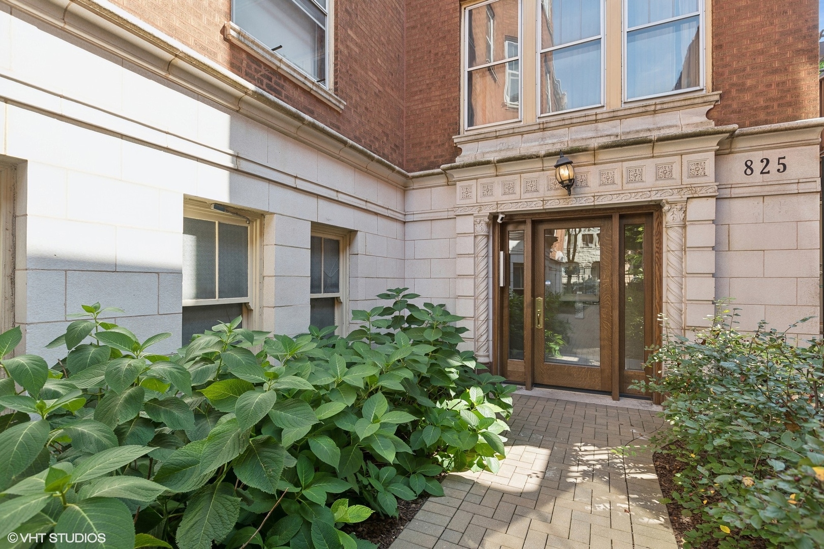 825 W Oakdale Avenue Unit: 3