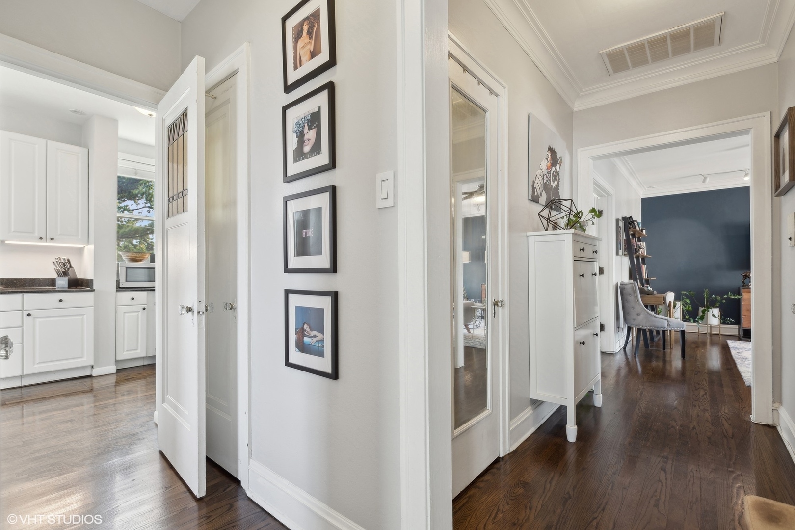 825 W Oakdale Avenue Unit: 3