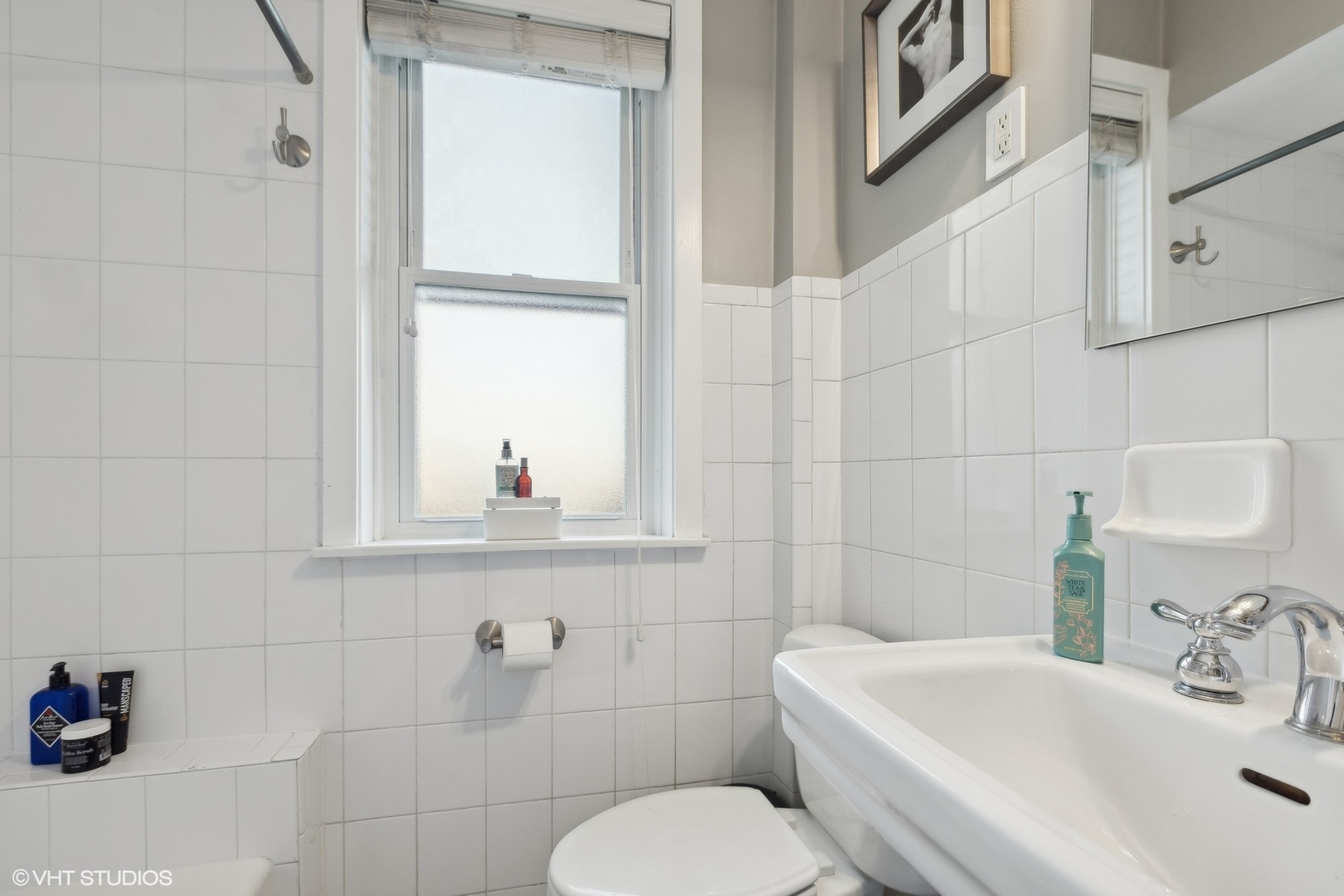 825 W Oakdale Avenue Unit: 3