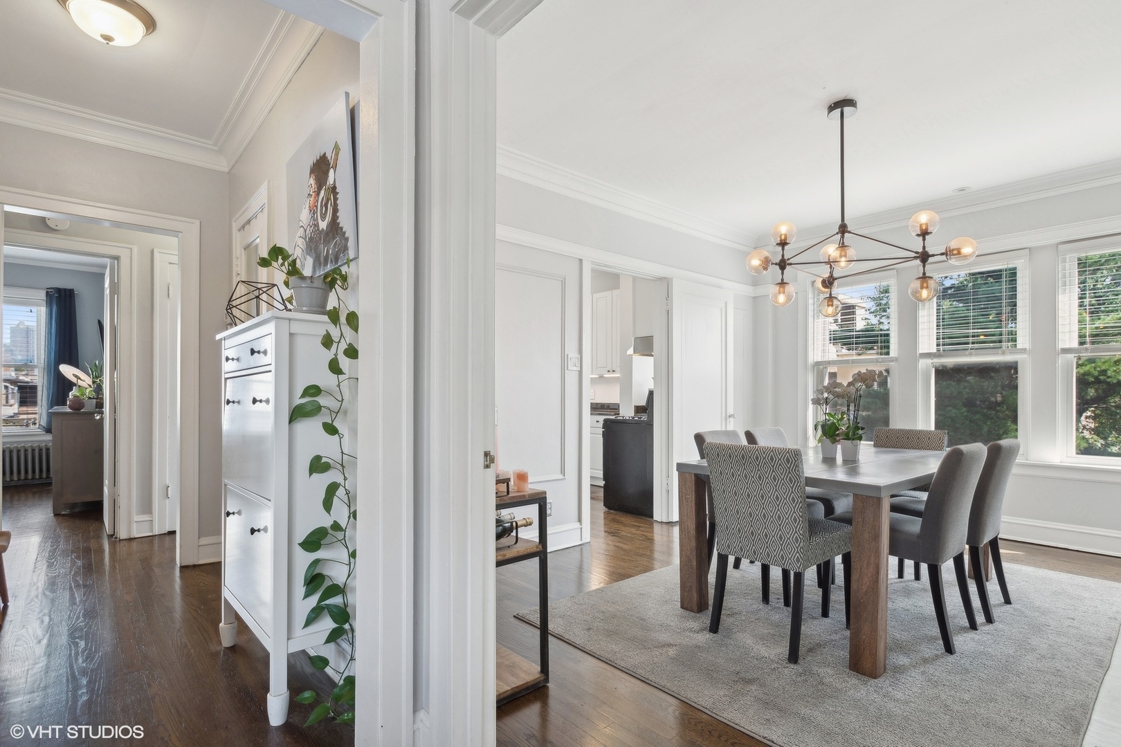 825 W Oakdale Avenue Unit: 3